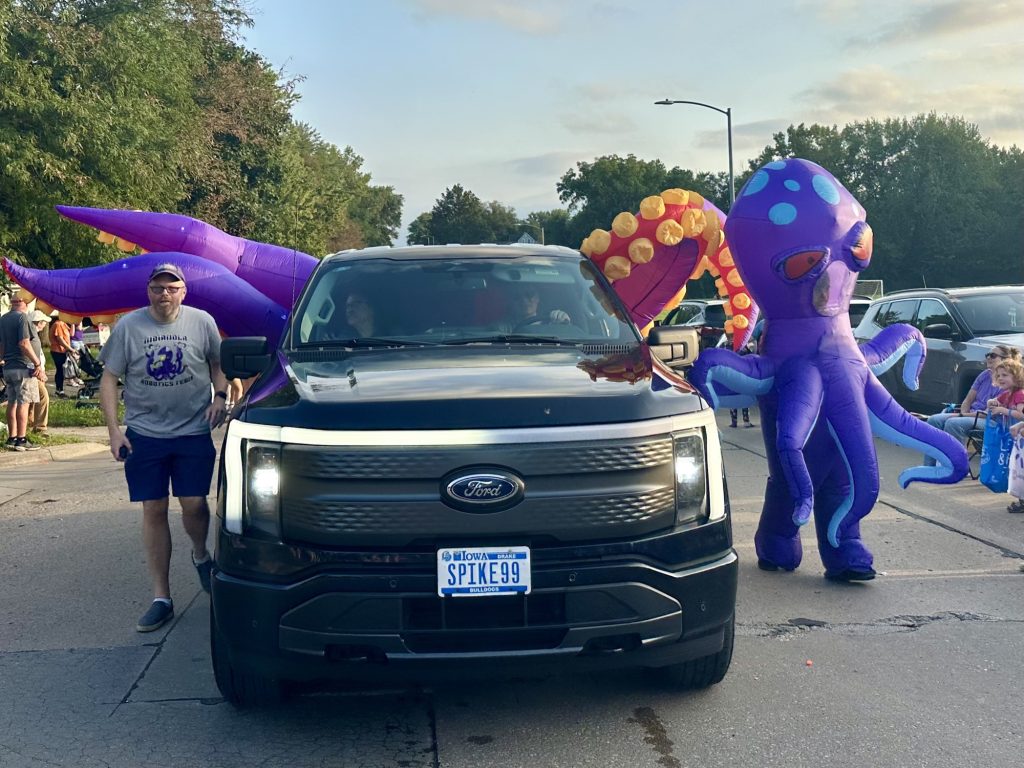Octobots parade truck and Robert